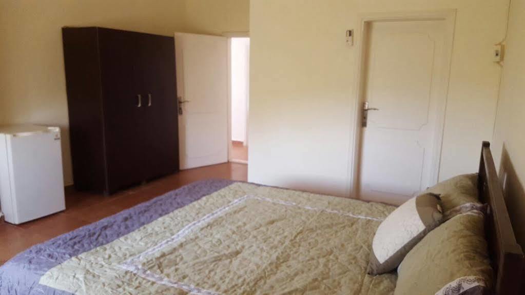 Luna Motel Naqoura Buitenkant foto