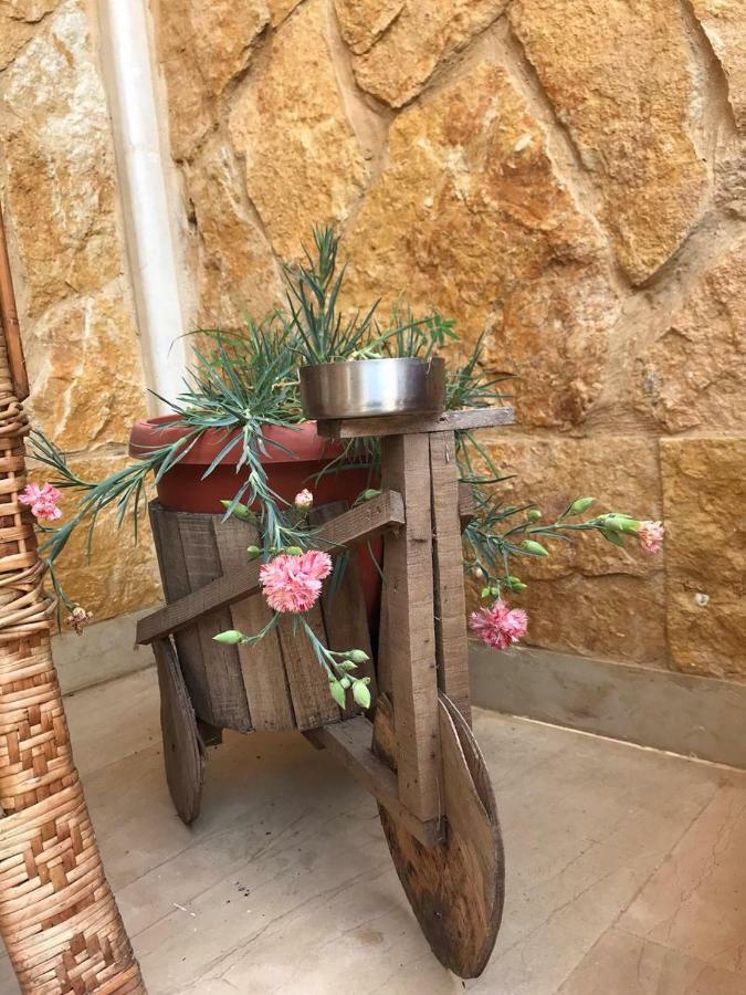 Luna Motel Naqoura Buitenkant foto