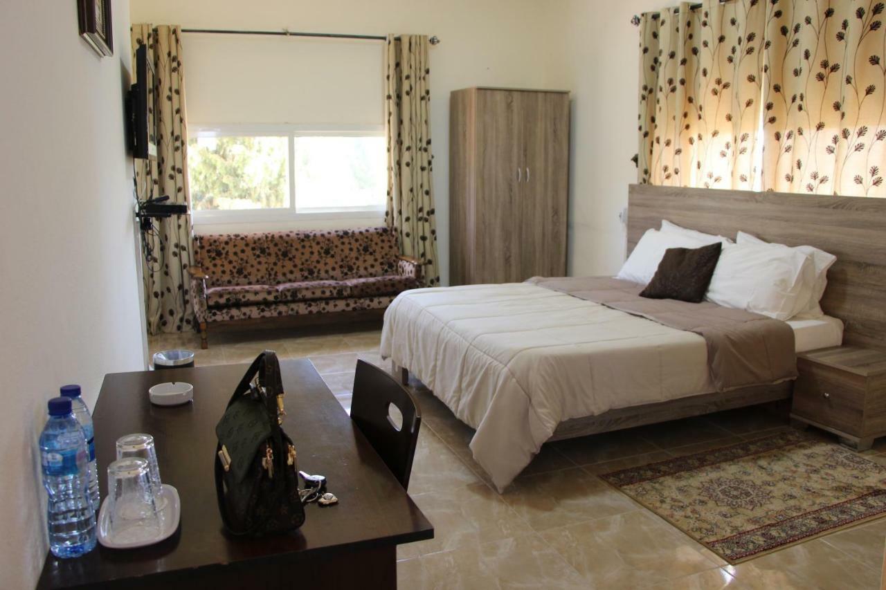 Luna Motel Naqoura Buitenkant foto