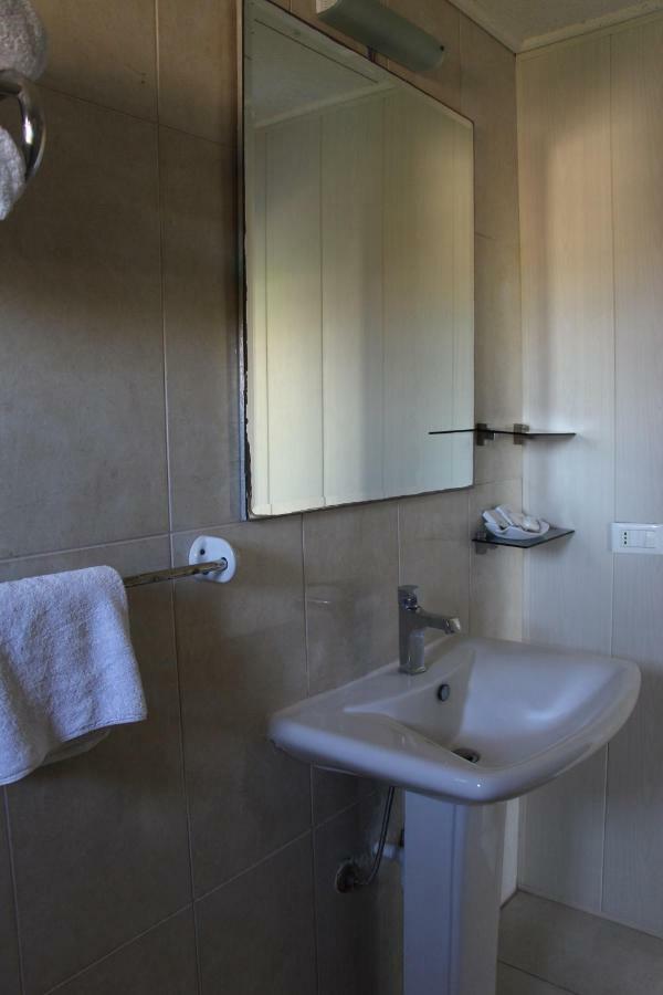 Luna Motel Naqoura Buitenkant foto